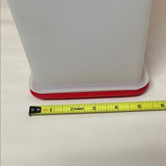 Vintage Tupperware Food Storage Container - Picture 6 of 15
